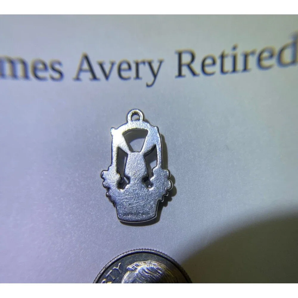 James Avery, Bunny in Easter Basket, RETIRED, RARE, Sterling Silver Charm, #82 - Picture 5 of 5